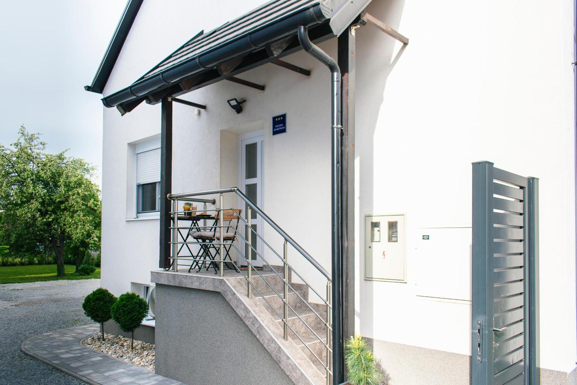 Goodlife Studio Apartment Пожега Экстерьер фото